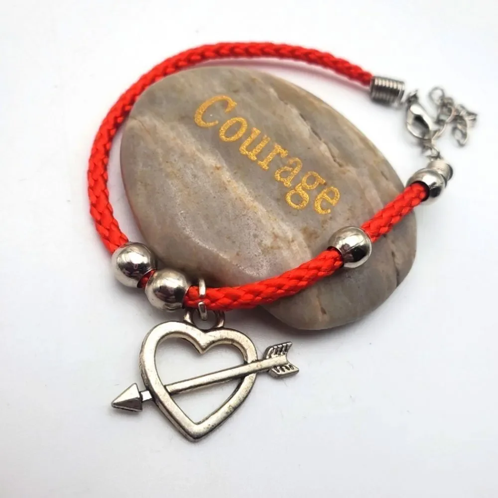 Red silicone silver heart charm bracelet nostaligic 1990 vintage‎